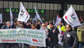 SF: «La huelga que se está llevando a cabo en el grupo RENFE en el día de hoy está teniendo una alta participación a pesar de la actitud antidemocrática de la dirección de la empresa»