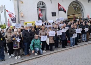 CGT sigue adelante con la huelga indefinida en el Conservatorio de Buñol