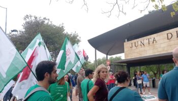 USTEA alerta de los riesgos en la salud del profesorado por falta de medios de atención al alumnado con necesidades específicas