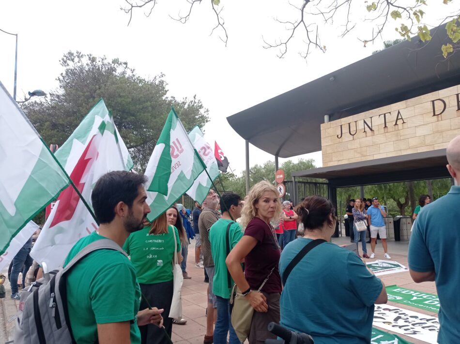 USTEA alerta de los riesgos en la salud del profesorado por falta de medios de atención al alumnado con necesidades específicas