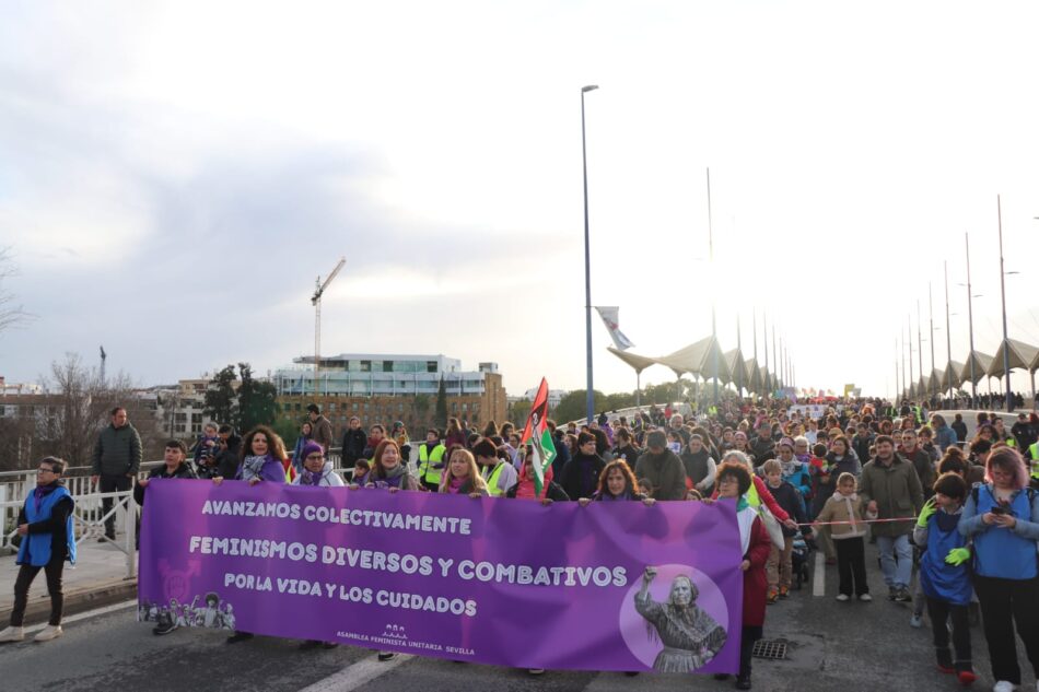 Más de 15.000 asistentes a la movilización del 8M en Sevilla