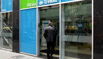 Catalunya tanca el mes de febrer amb 334.321 persones registrades a les oficines de treball