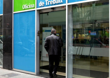 Catalunya tanca el mes de febrer amb 334.321 persones registrades a les oficines de treball