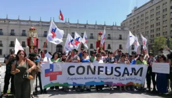 Trabajadores de la salud mantienen movilizaciones en Chile